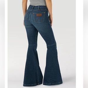 Wrangler® Women's Retro® The Green Trumpet Flare Jean in Light Denim